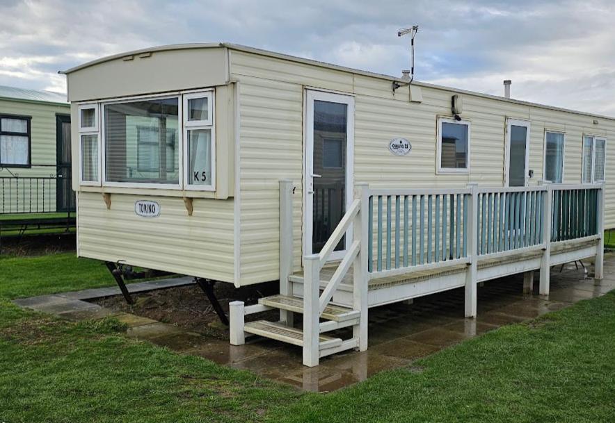 סקגנס Sunnymede Ingoldmells Fantasy Islands Static Caravan Park מראה חיצוני תמונה